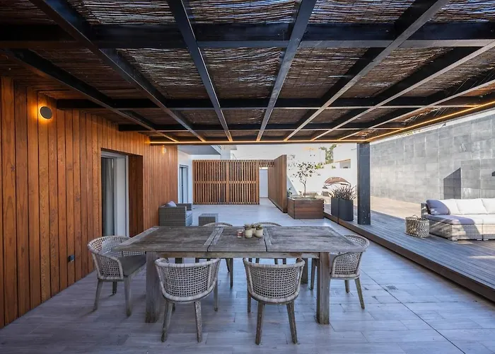 Terraza - Exclusive Terrace, Sea View & Pool דירה נאזרה