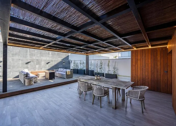 Terraza - Exclusive Terrace, Sea View & Pool דירה נאזרה