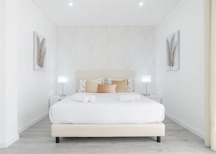 דירה Terraza - Exclusive Terrace, Sea View & Pool נאזרה